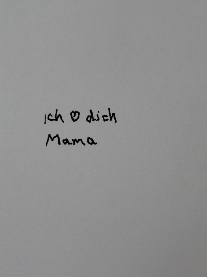 Handschrift schwarz auf weißem Papier