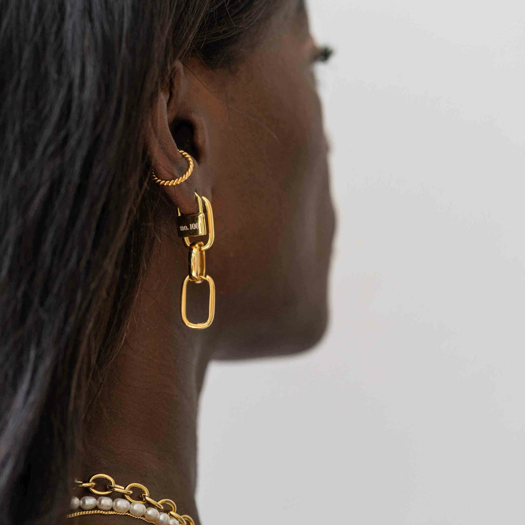 braided-earcuff-lock-earring-gravur-squared-hoops-medi-classic-gold